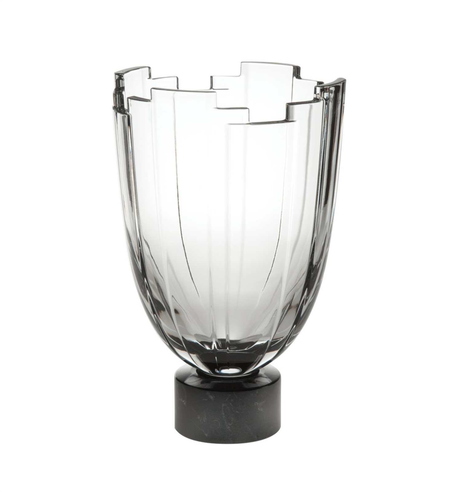 Case-with-vase-odeon-Vista-Alegre