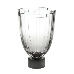 Case-with-vase-odeon-Vista-Alegre